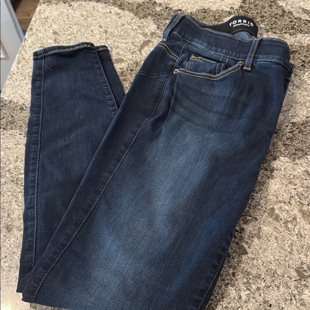 Torrid Dark Blue Bombshell Skinny Jeans size 14t